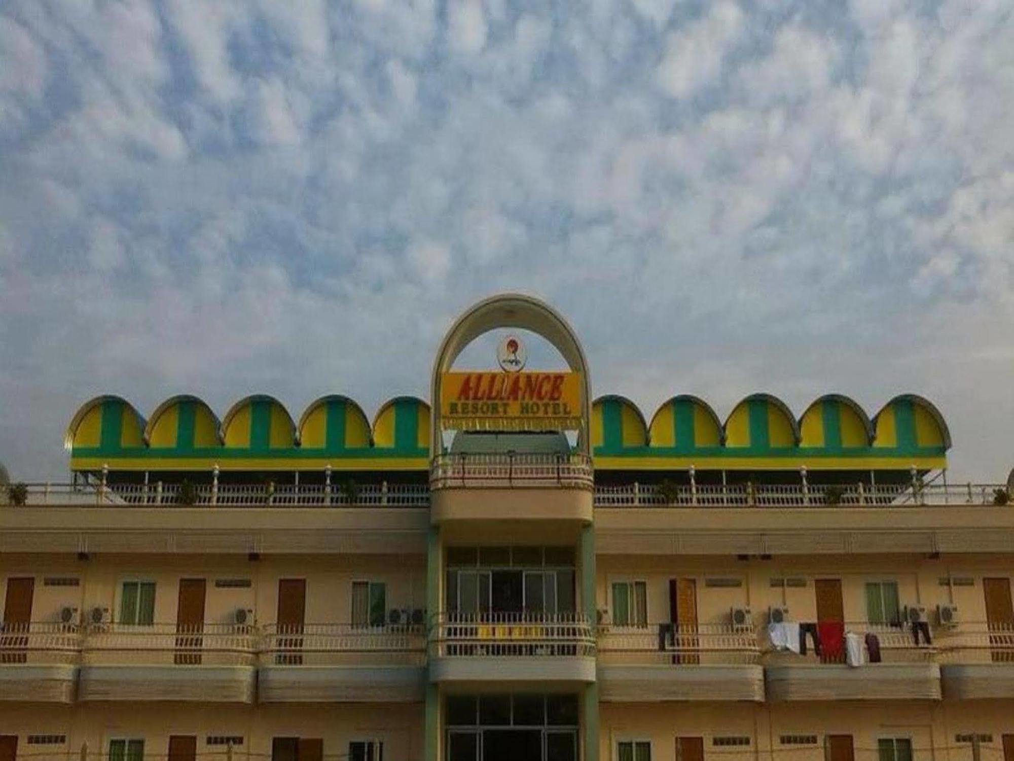 Alliance Resort Hotel Chaung Thar Екстериор снимка